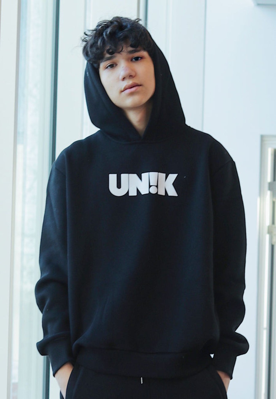 Toj UNIK | Un!K Hoodie - Sort M. Hvid Print